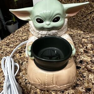 Scentsy Mandalorian “The Child”  Warmer